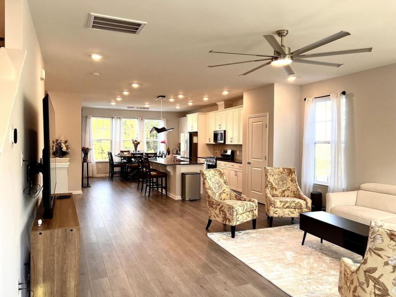 The Villas Buckingham 10 Mins To Rdu Airport Duke Downtown Ντάραμ Εξωτερικό φωτογραφία